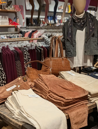 Kleidung Damen
